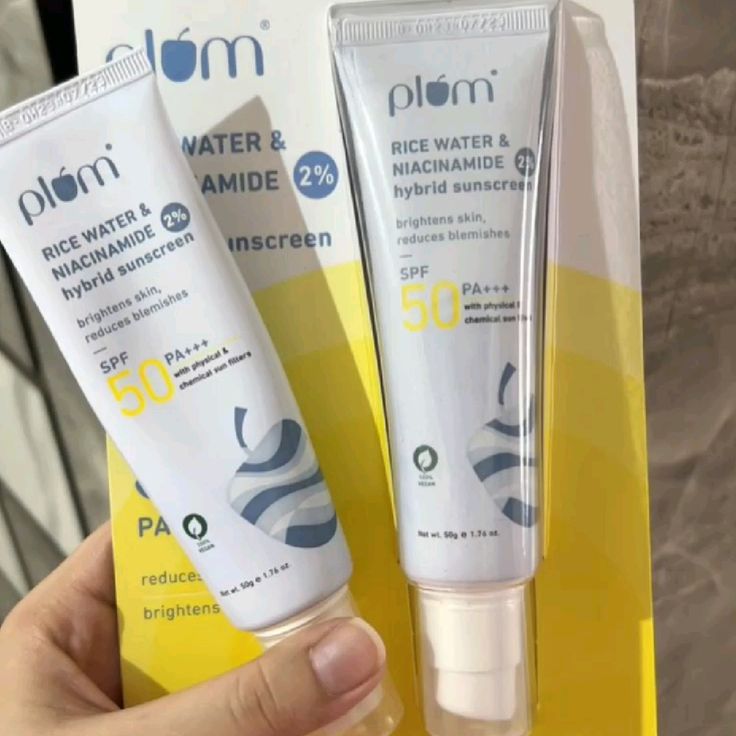 Plum Rice Water & Niacinamide 2% Hybrid Sunscreen
